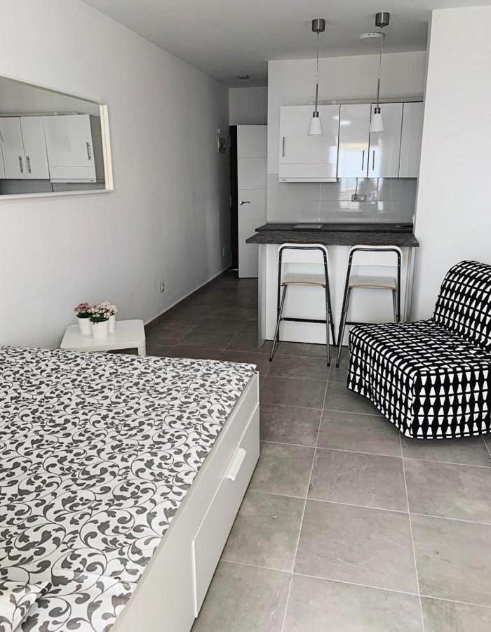 Appartamento Studio With Sea Views In *